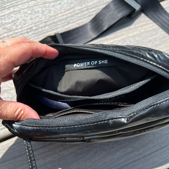 Athleta All About Shine Puff Large Belt Bag Black Shine - Picture 3 of 4